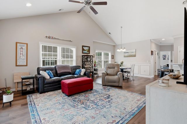 647 Sunnyside Dr Unit 202, Murrells Inlet, SC 29576