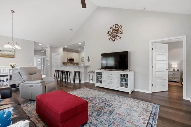 647 Sunnyside Dr Unit 202, Murrells Inlet, SC 29576