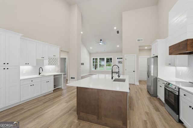 9120 Lisa Circle, Gainesville, GA 30506
