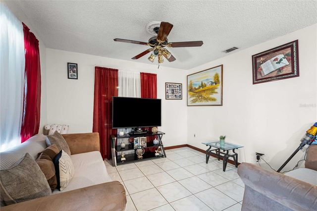 37253 SAFARI DRIVE, Dade City, FL 33523