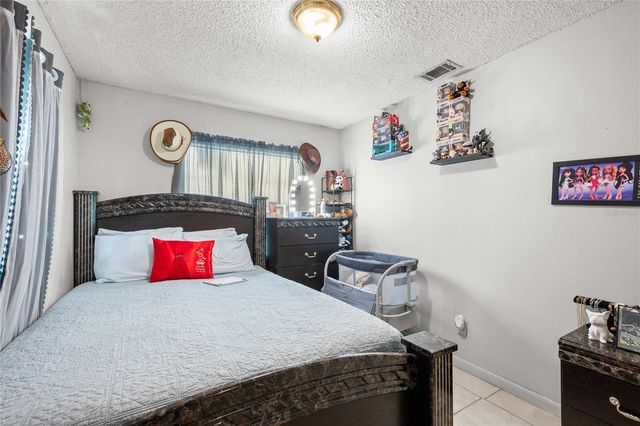 37253 SAFARI DRIVE, Dade City, FL 33523