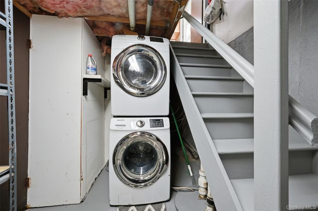 4 Cottage Court, Middle Island, NY 11953