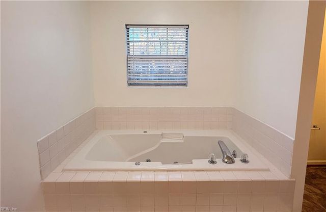 130 Summerglen RDG, Newport News, VA 23602