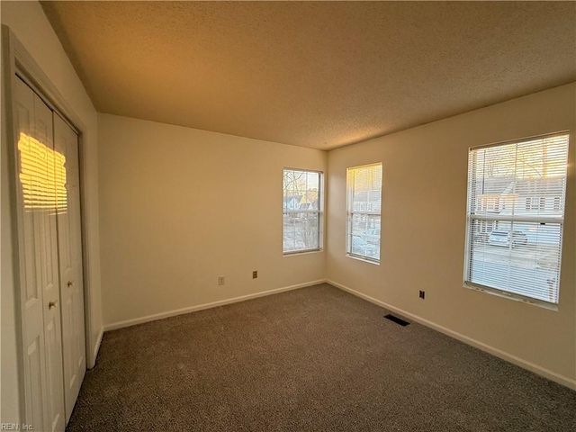 130 Summerglen RDG, Newport News, VA 23602