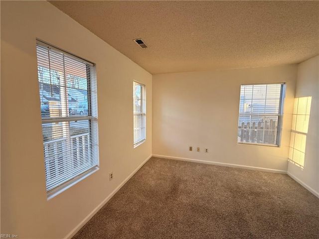 130 Summerglen RDG, Newport News, VA 23602