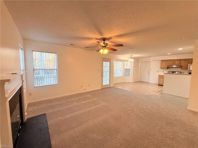 130 Summerglen RDG, Newport News, VA 23602