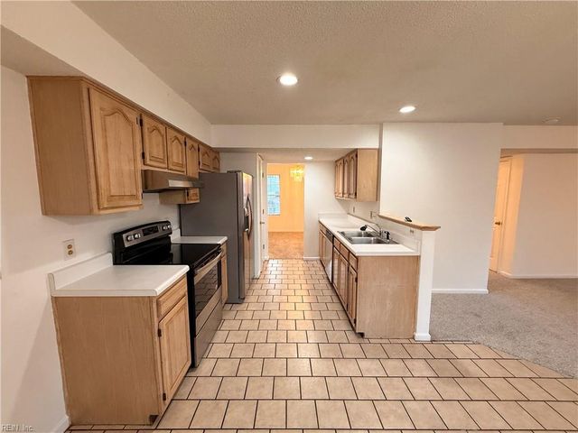 130 Summerglen RDG, Newport News, VA 23602