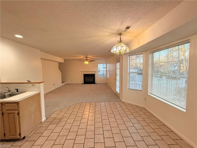 130 Summerglen RDG, Newport News, VA 23602