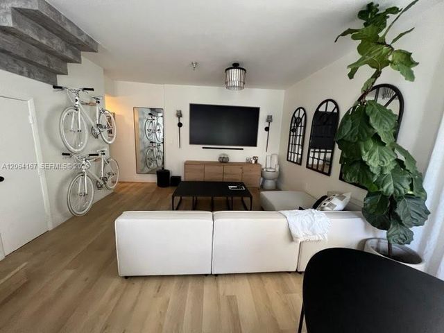 1350 Pennsylvania Ave 201, Miami Beach, FL 33139