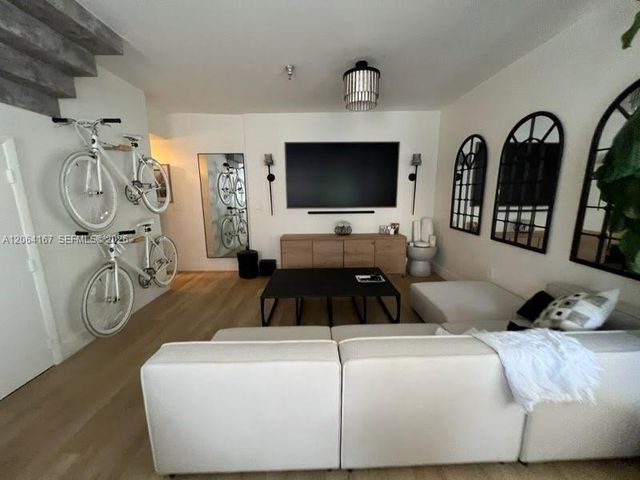 1350 Pennsylvania Ave 201, Miami Beach, FL 33139