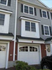 1975 Middlesex St 10, Lowell, MA 01851