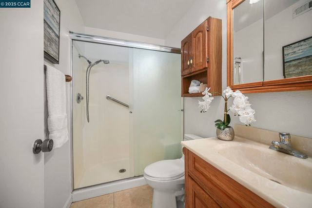 20 Clark Creek Cir, Clayton, CA 94517