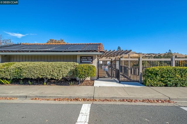 20 Clark Creek Cir, Clayton, CA 94517