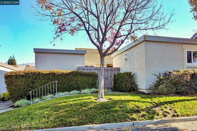 20 Clark Creek Cir, Clayton, CA 94517