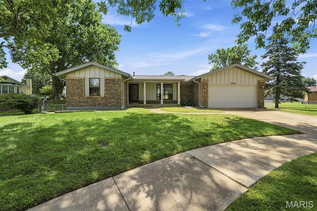 2266 Halyard Court, Mehlville, MO 63129