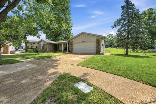 2266 Halyard Court, Mehlville, MO 63129