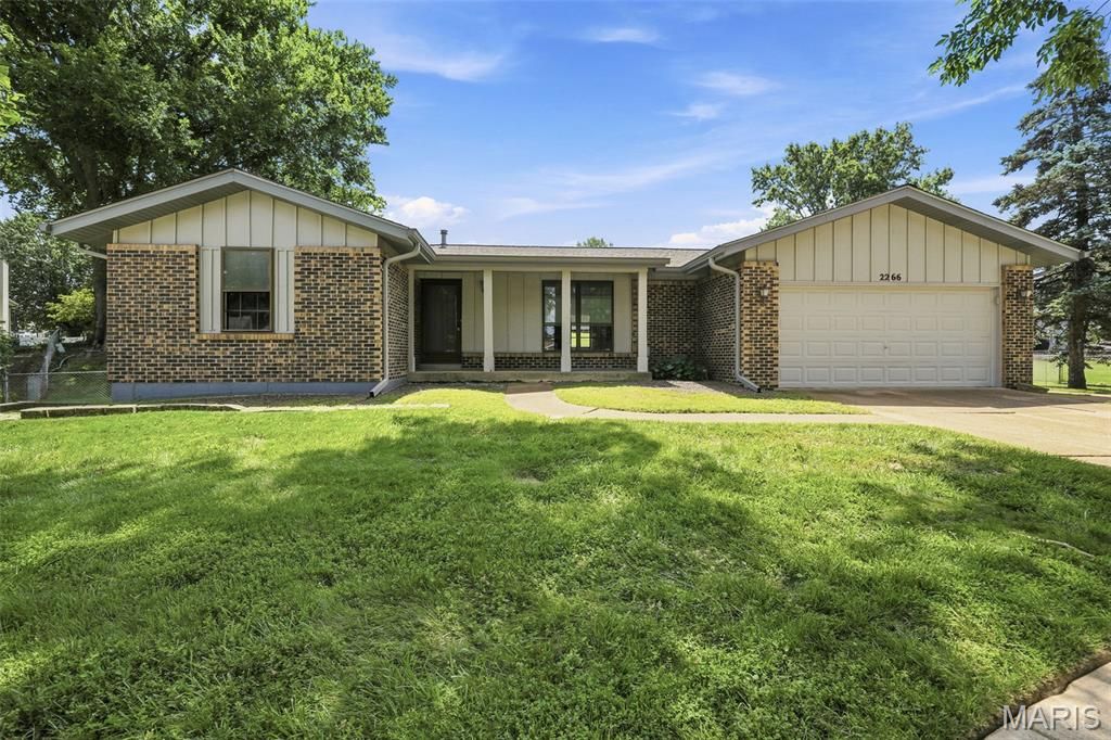 2266 Halyard Court, Mehlville, MO 63129