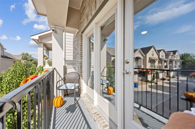1006 Shepherd Oaks Drive, Houston, TX 77018