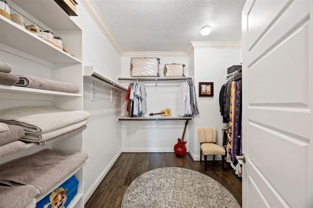 1006 Shepherd Oaks Drive, Houston, TX 77018