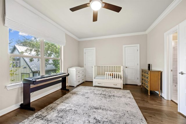 1006 Shepherd Oaks Drive, Houston, TX 77018