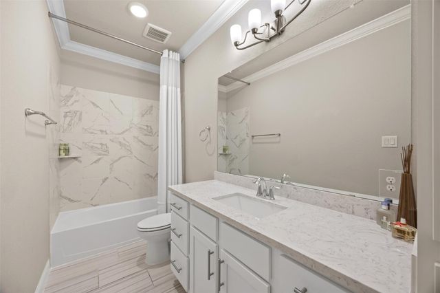 1006 Shepherd Oaks Drive, Houston, TX 77018