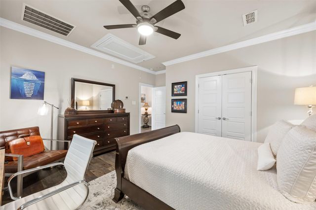 1006 Shepherd Oaks Drive, Houston, TX 77018