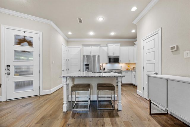 1006 Shepherd Oaks Drive, Houston, TX 77018