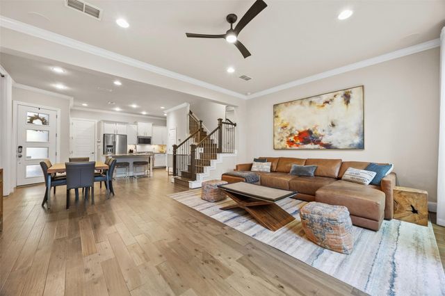 1006 Shepherd Oaks Drive, Houston, TX 77018