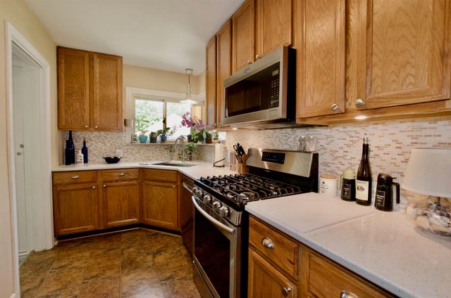 2606 Edgemont Lot: 699, Trenton, MI 48183