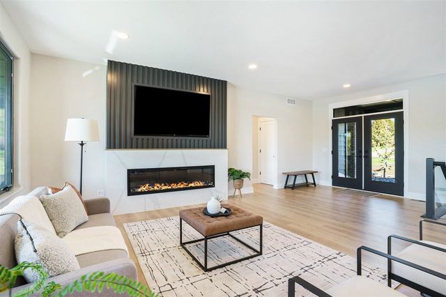 6788 120th Avenue, Fennville, MI 49408