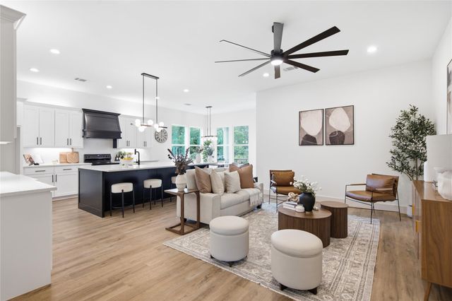 145 Kawainui LN, Bastrop, TX 78602