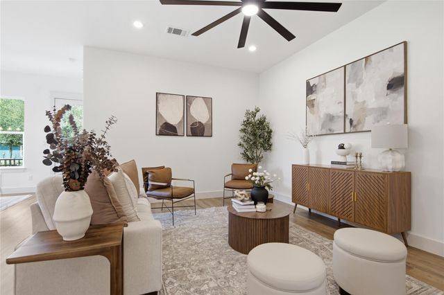 145 Kawainui LN, Bastrop, TX 78602