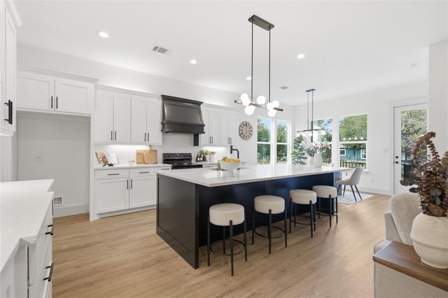 145 Kawainui LN, Bastrop, TX 78602