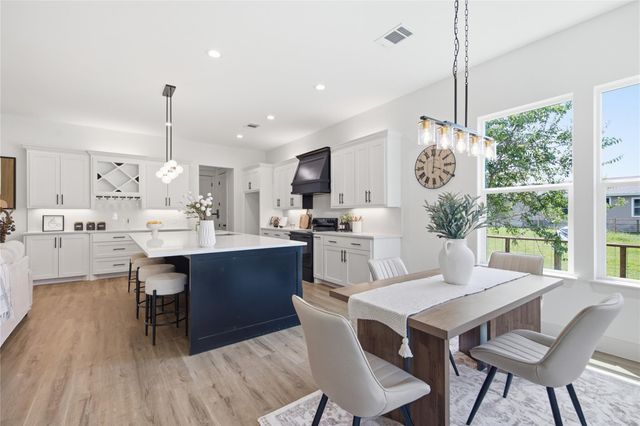 145 Kawainui LN, Bastrop, TX 78602