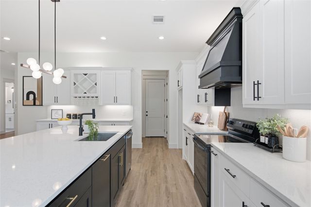 145 Kawainui LN, Bastrop, TX 78602