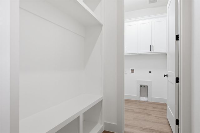 145 Kawainui LN, Bastrop, TX 78602