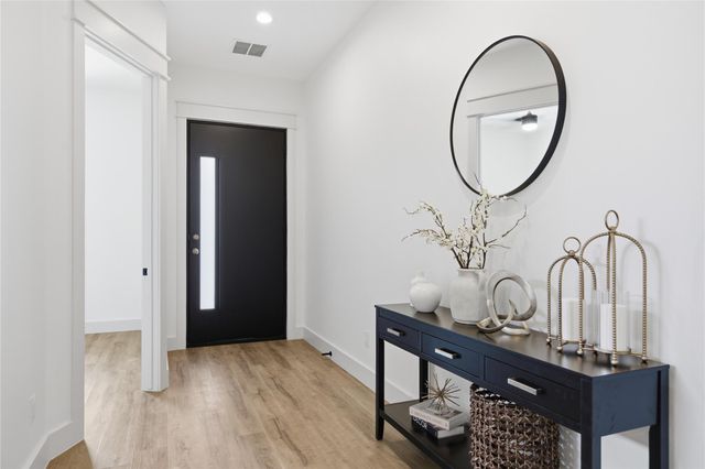 145 Kawainui LN, Bastrop, TX 78602