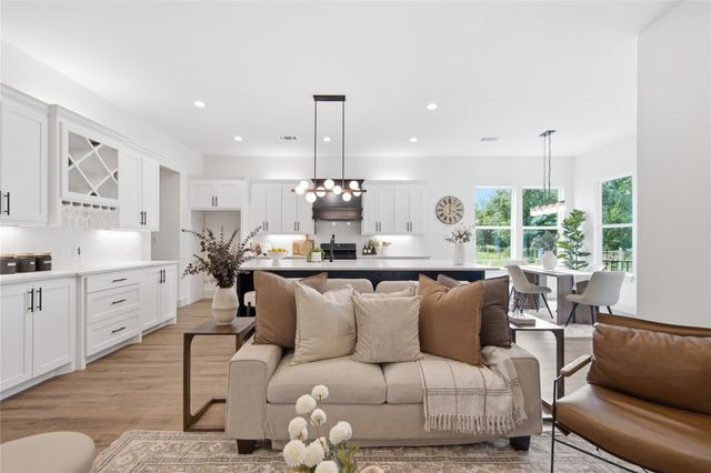 145 Kawainui LN, Bastrop, TX 78602