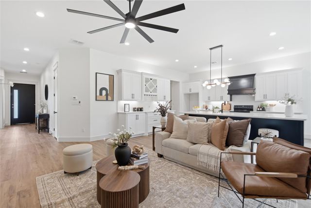 145 Kawainui LN, Bastrop, TX 78602