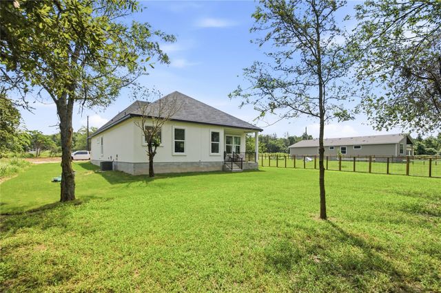 145 Kawainui LN, Bastrop, TX 78602