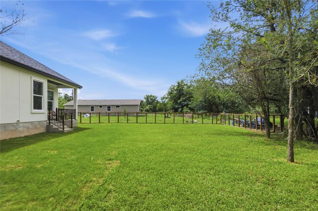 145 Kawainui LN, Bastrop, TX 78602