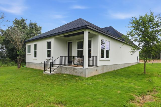 145 Kawainui LN, Bastrop, TX 78602