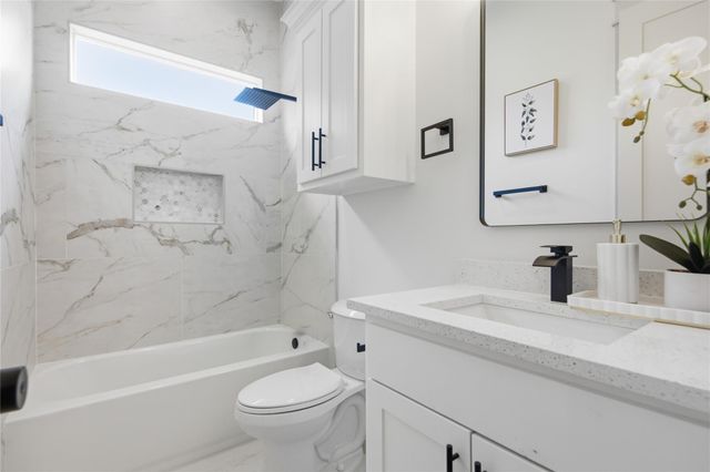 145 Kawainui LN, Bastrop, TX 78602