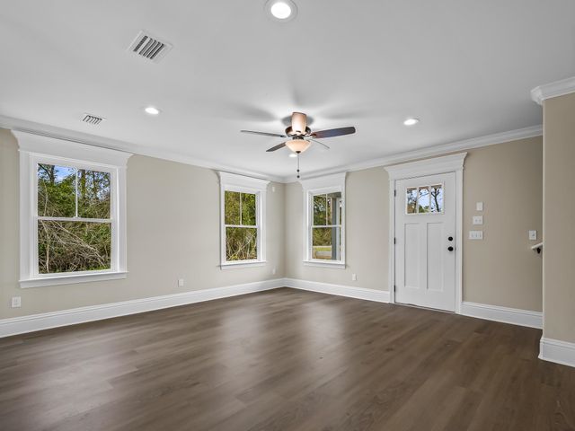 45 Klickitat Drive, Crawfordville, FL 32327