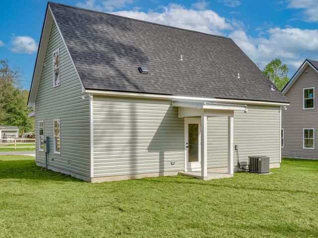 45 Klickitat Drive, Crawfordville, FL 32327