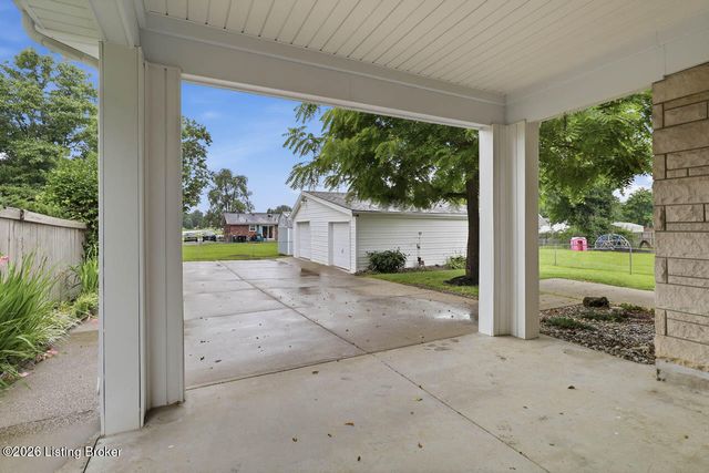 115 Concord Dr, Mt Washington, KY 40047