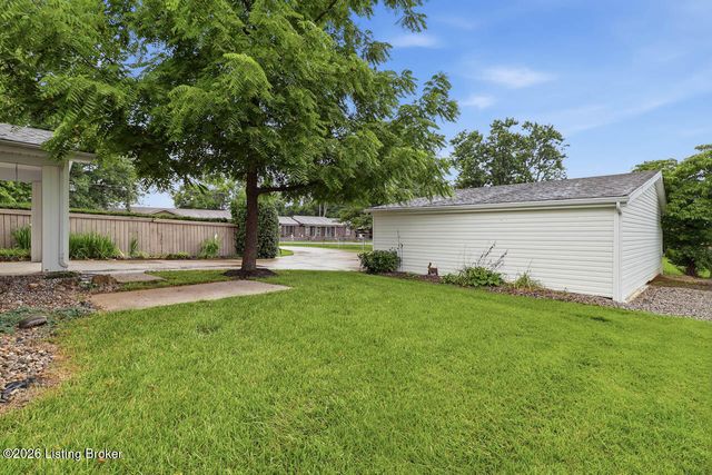 115 Concord Dr, Mt Washington, KY 40047
