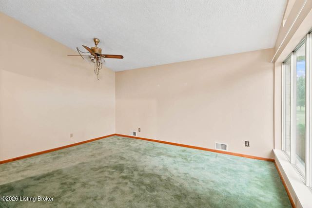 115 Concord Dr, Mt Washington, KY 40047