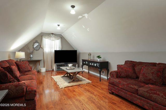 275 N 5th Avenue, Long Branch, NJ 07740