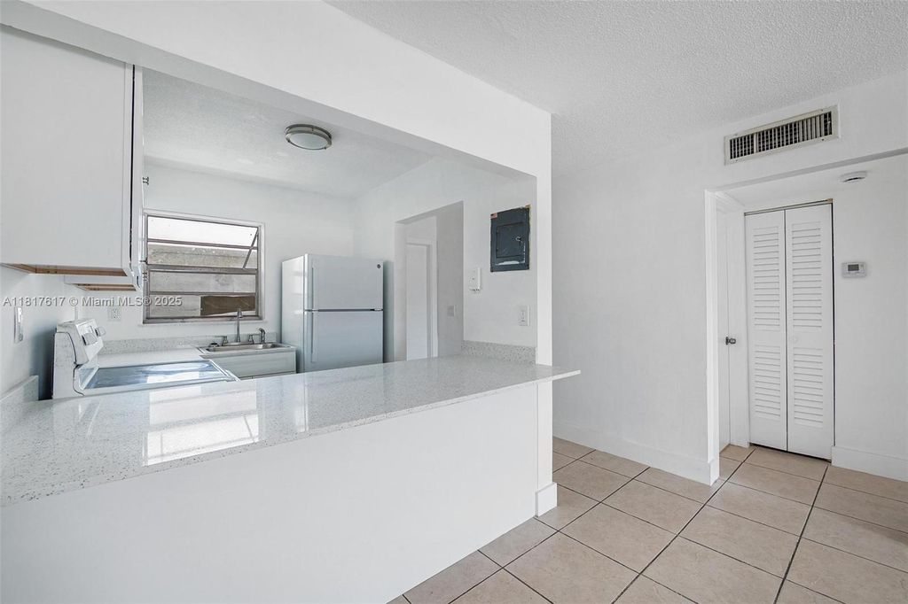 405 W 11th St 11, Hialeah, FL 33010